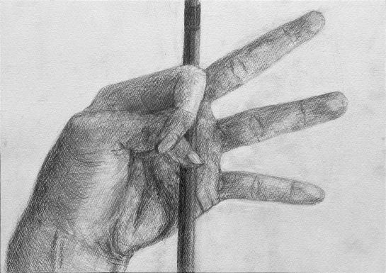 手と鉛筆のデッサン（中１）