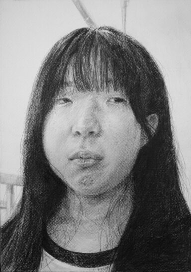 鉛筆デッサン「自画像写真模写」（中2）｜千葉市稲毛区の絵画教室　穴川キッズアトリエ・ベアヒェン