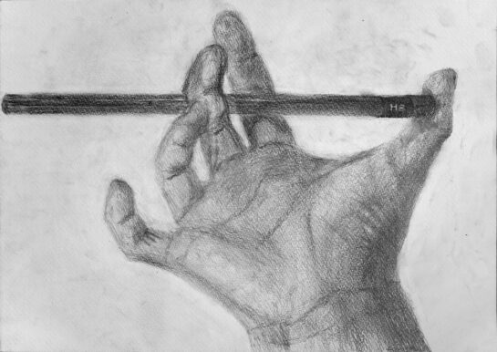 鉛筆デッサン「手と鉛筆」完成作品（小4）｜千葉市稲毛区の絵画教室 穴川キッズアトリエベアヒェン