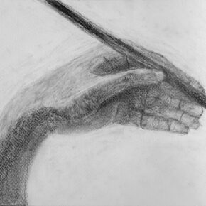 鉛筆デッサン「手と鉛筆」完成作品（小5）｜千葉市稲毛区の絵画教室 穴川キッズアトリエベアヒェン
